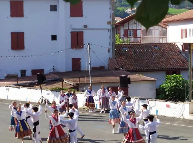 Xoko Gorri Bed & Breakfast *