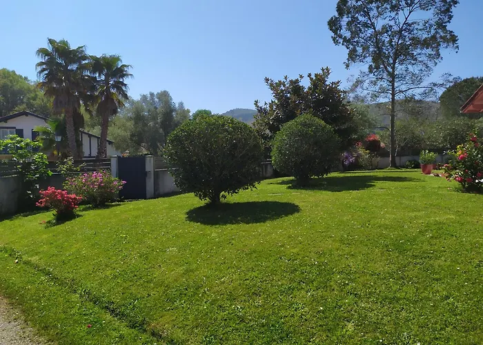 Xoko Gorri Bed & Breakfast *